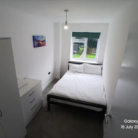 Hornchurch House - Romford Harold Wood Room photo